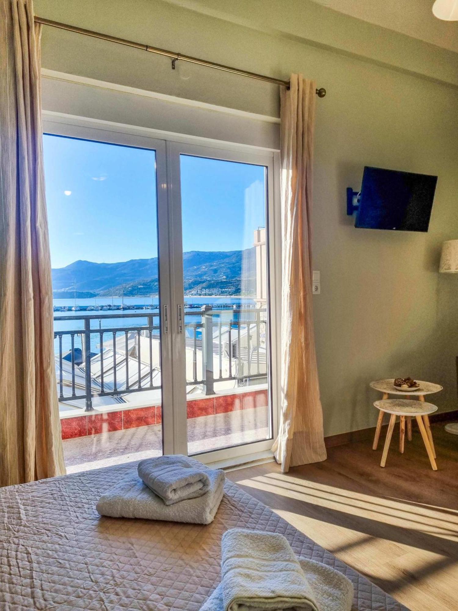 Old Port - 3min Walk To - Ac - Wifi Apartment *